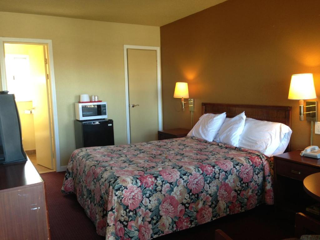 Sundial Lodge Redding Chambre photo